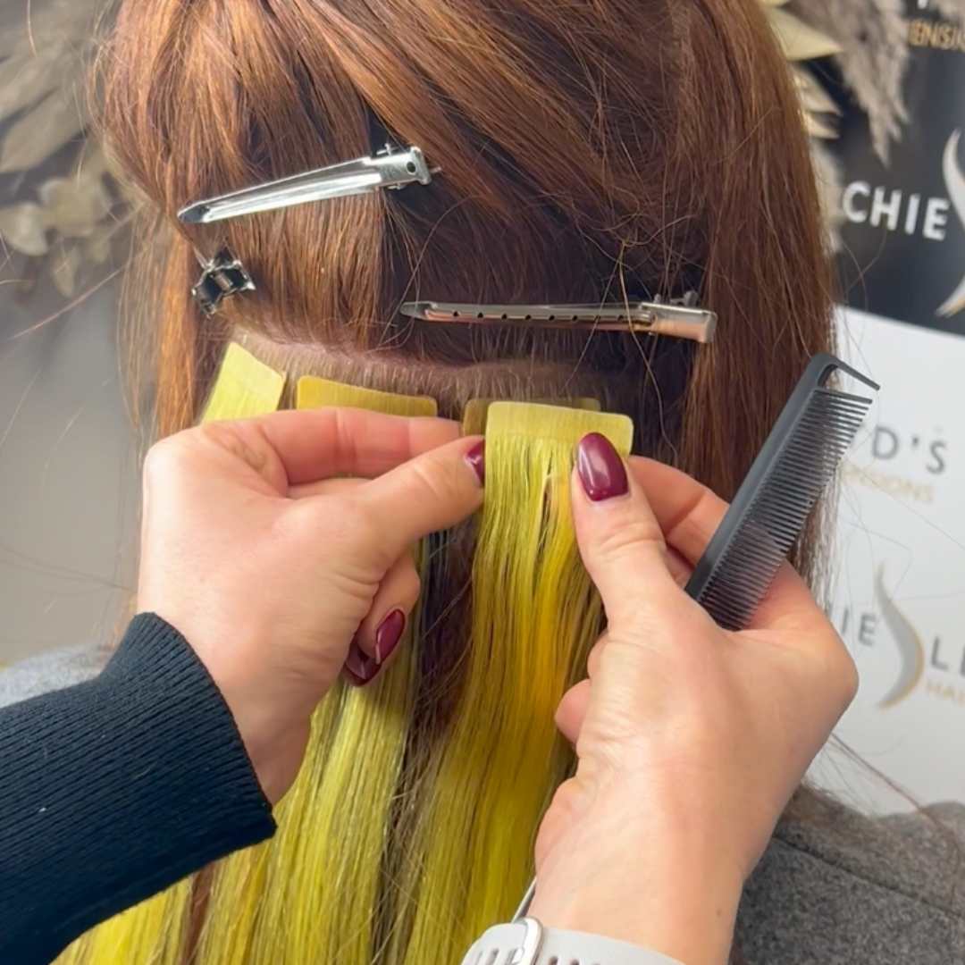 Curso en línea de extensiones de cabello con cinta adhesiva